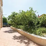 Splitska Apartament