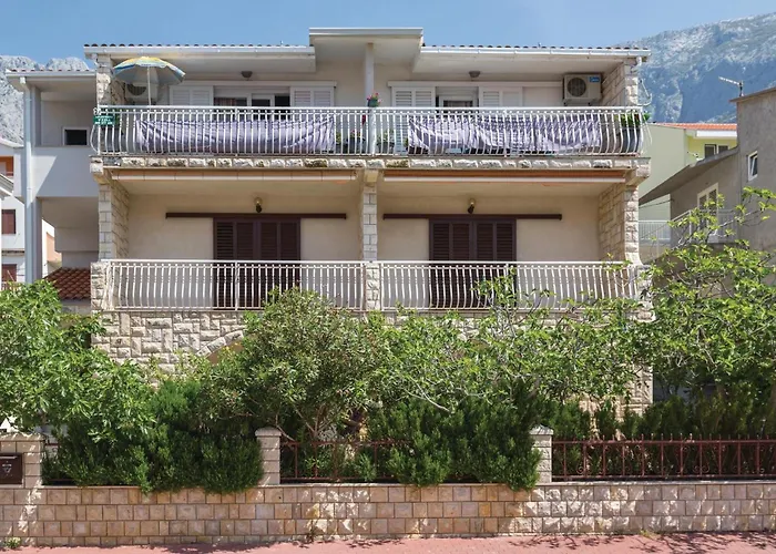 Splitska Apartment *