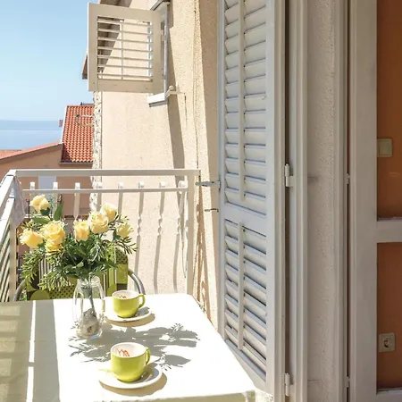 Awesome In With Kitchen Apartment Makarska