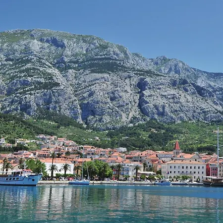Apartment Awesome In With Kitchen Makarska